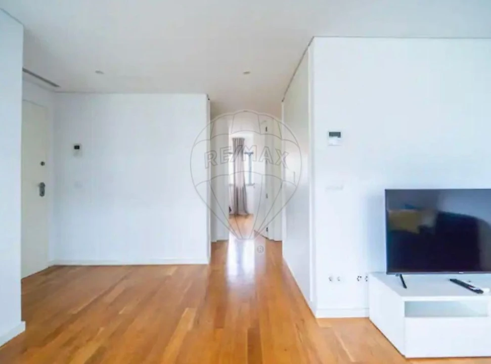 Apartamento T2 para Venda em Santo António Foto 7