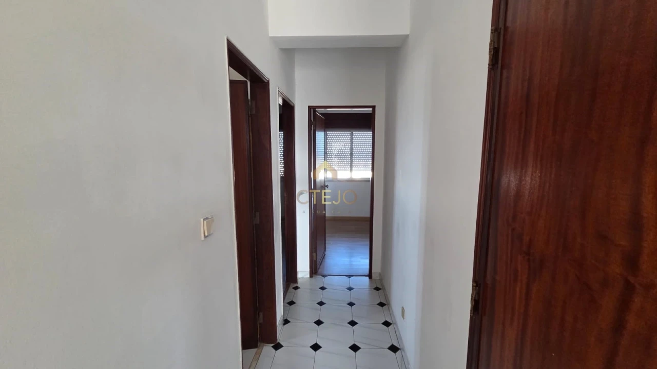 Apartamento T3 para Venda em Sacavém e Prior Velho Foto 29