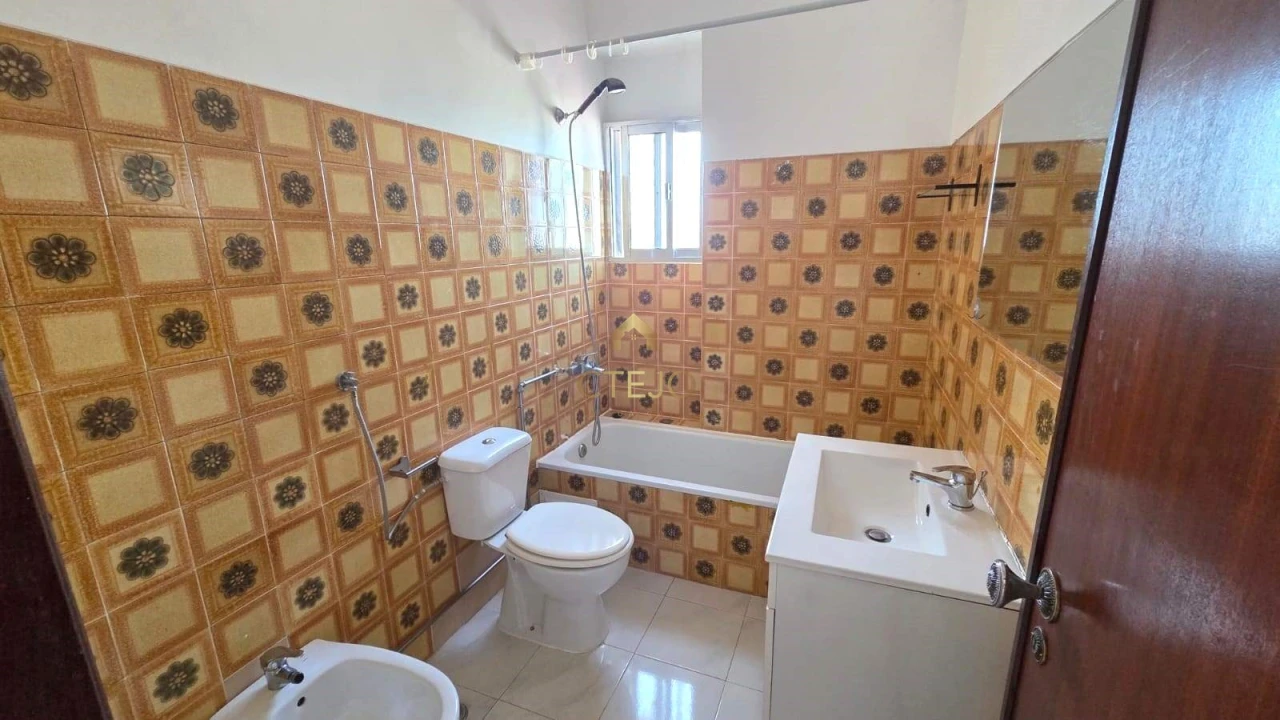 Apartamento T3 para Venda em Sacavém e Prior Velho Foto 27