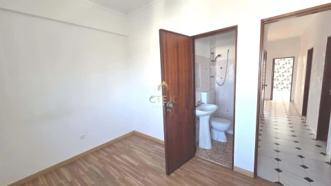 Apartamento T3 para Venda em Sacavém e Prior Velho