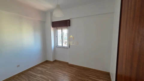 Apartamento T3 para Venda em Sacavém e Prior Velho
