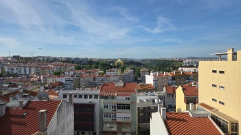 Apartamento T3 para Venda em Sacavém e Prior Velho