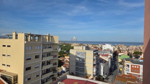 Apartamento T3 para Venda em Sacavém e Prior Velho