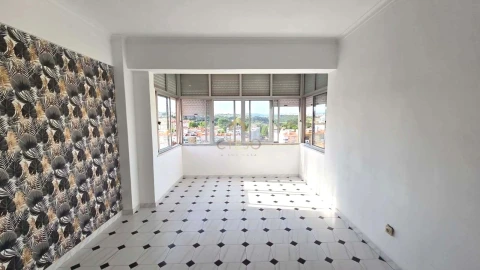 Apartamento T3 para Venda em Sacavém e Prior Velho