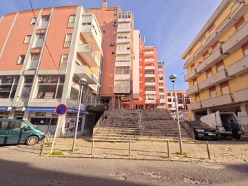 Apartamento T3 para Venda em Sacavém e Prior Velho