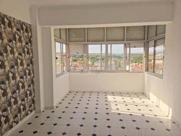 Apartamento T3 para Venda em Sacavém e Prior Velho