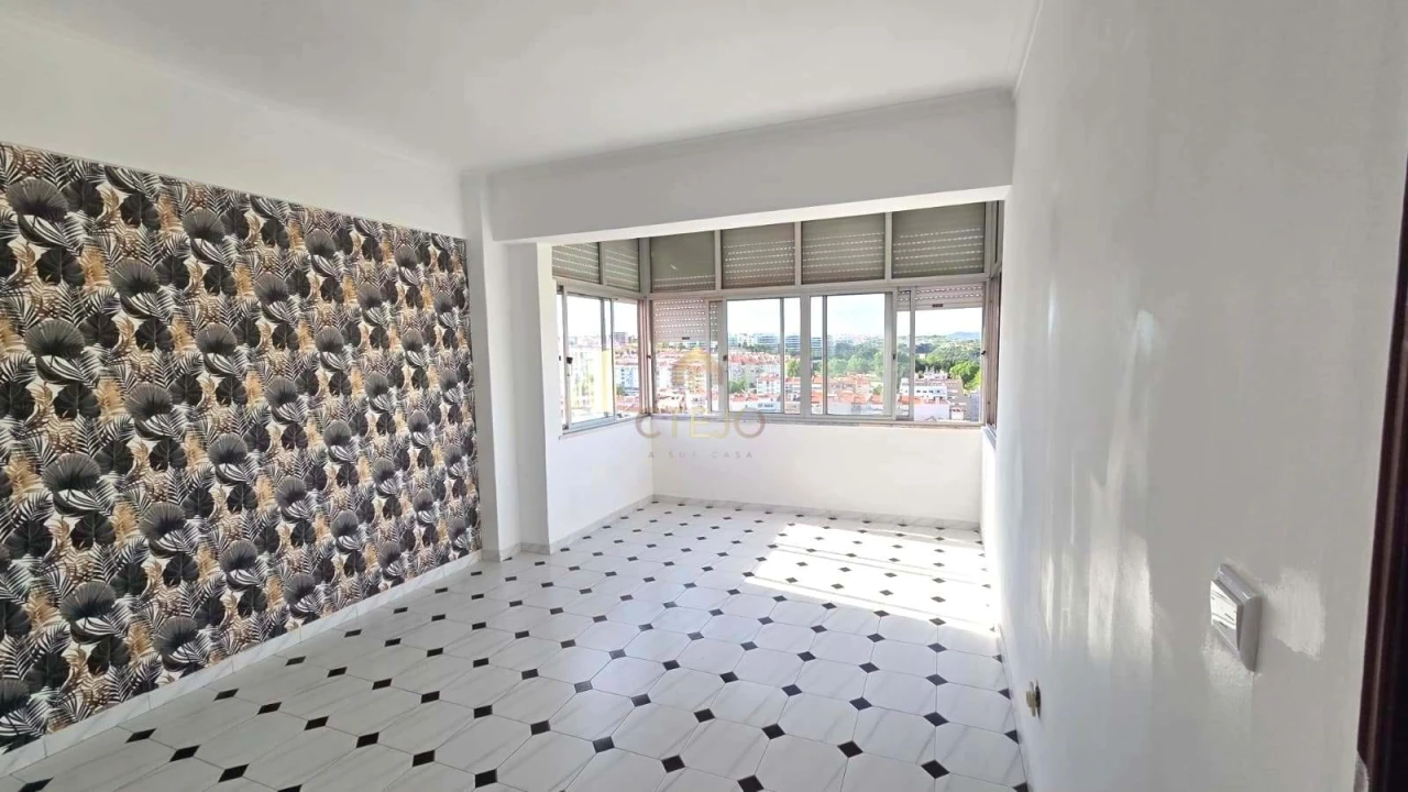 Apartamento T3 para Venda em Sacavém e Prior Velho Foto 3