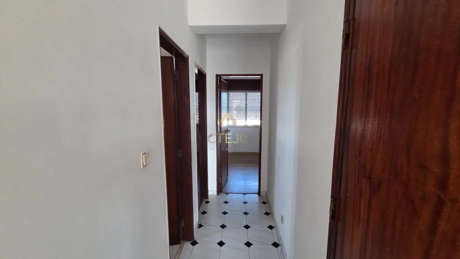 Apartamento T3 para Venda em Sacavém e Prior Velho Foto 29