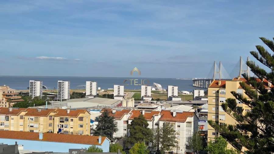 Apartamento T3 para Venda em Sacavém e Prior Velho Foto 19