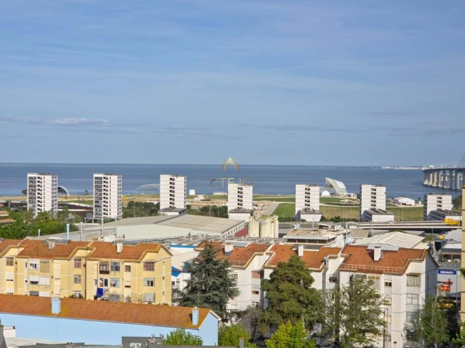 Apartamento T3 para Venda em Sacavém e Prior Velho Foto 10