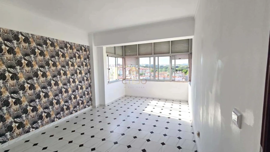 Apartamento T3 para Venda em Sacavém e Prior Velho Foto 3