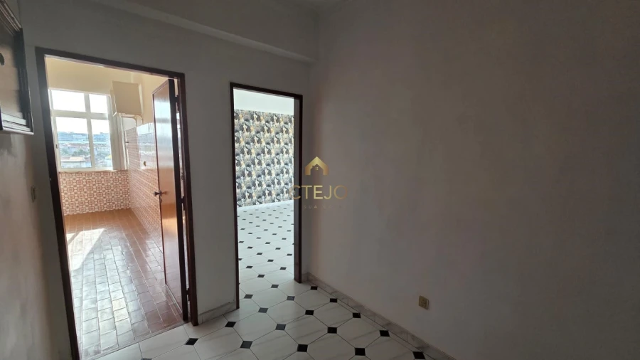 Apartamento T3 para Venda em Sacavém e Prior Velho Foto 32