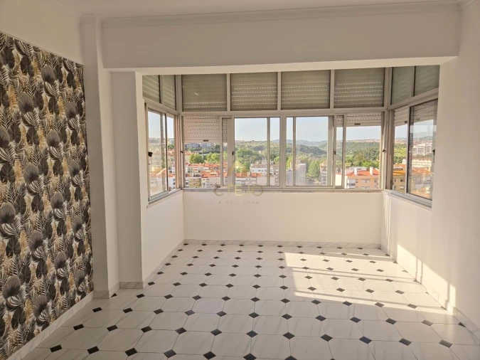 Apartamento T3 para Venda em Sacavém e Prior Velho Foto 4