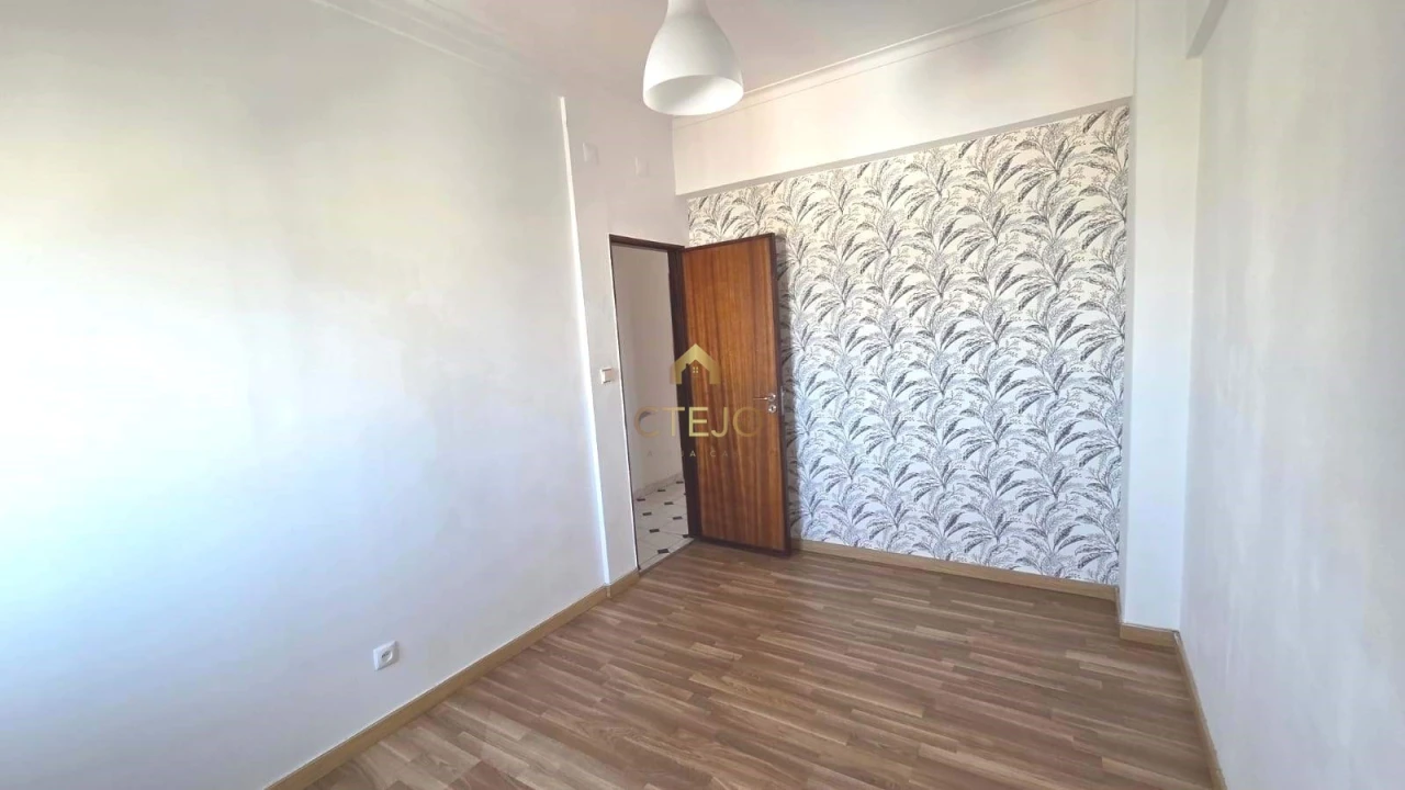 Apartamento T3 para Venda em Sacavém e Prior Velho Foto 22