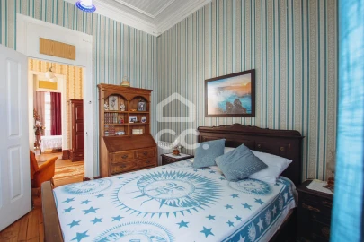 Moradia T6 para Venda em Vermelha