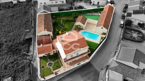 Moradia T6 para Venda em Vermelha