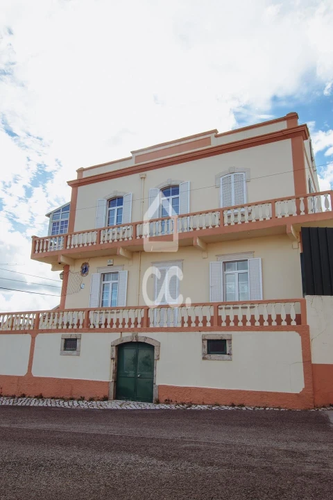 Moradia T6 para Venda em Vermelha