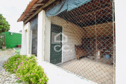 Moradia T6 para Venda em Vermelha