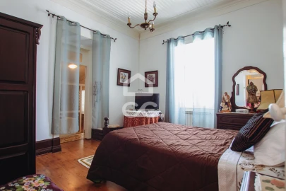 Moradia T6 para Venda em Vermelha