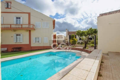 Moradia T6 para Venda em Vermelha