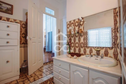 Moradia T6 para Venda em Vermelha