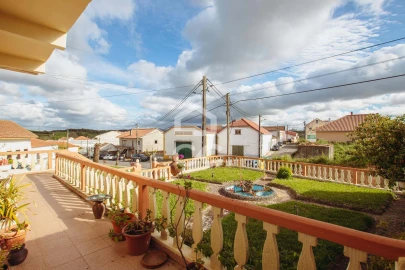 Moradia T6 para Venda em Vermelha