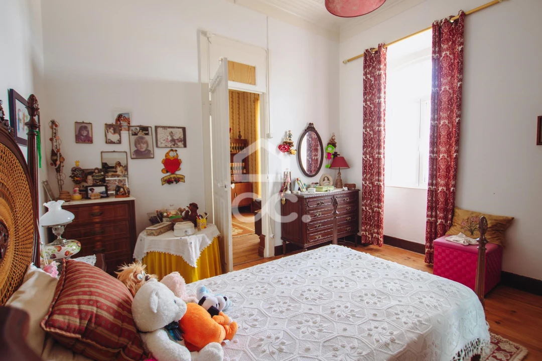 Moradia T6 para Venda em Vermelha Foto 9