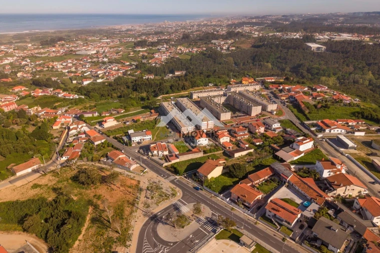Terreno para Venda em Paramos Foto 2