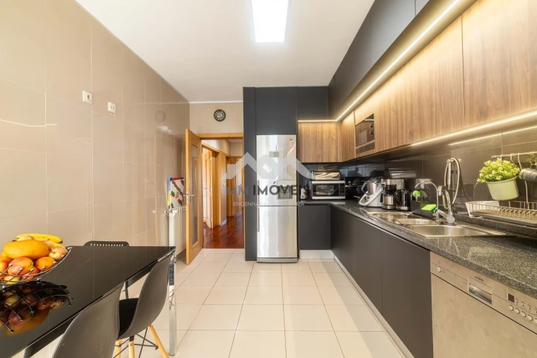 Apartamento T3 para Venda em Cidade da Maia Foto 13