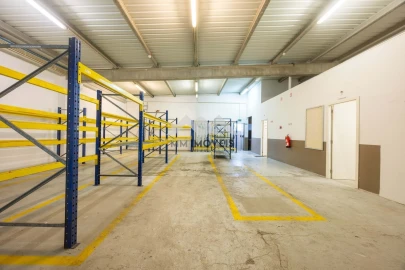 Armazém para Arrendamento em Ermesinde