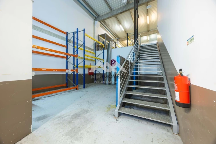 Armazém para Arrendamento em Ermesinde Foto 11