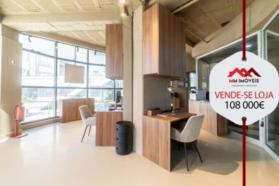 Negócio para Venda em Gondomar (São Cosme), Valbom e Jovim