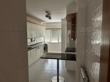 Apartamento T2 para Arrendamento em Areeiro