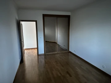 Apartamento T2 para Arrendamento em Areeiro