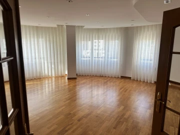 Apartamento T2 para Arrendamento em Areeiro