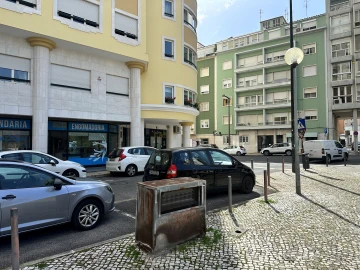 Apartamento T2 para Arrendamento em Areeiro