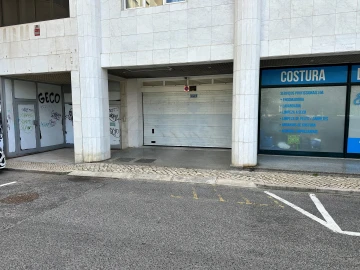Apartamento T2 para Arrendamento em Areeiro