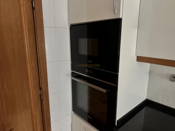 Apartamento T2 para Arrendamento em Areeiro