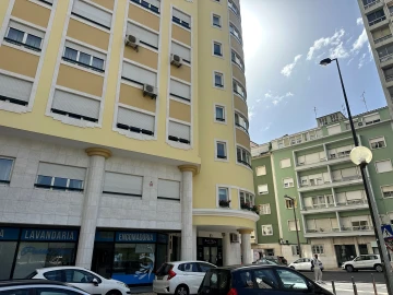 Apartamento T2 para Arrendamento em Areeiro