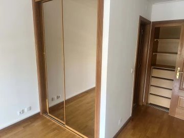 Apartamento T2 para Arrendamento em Areeiro