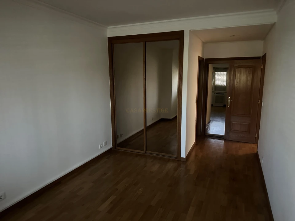 Apartamento T2 para Arrendamento em Areeiro Foto 37