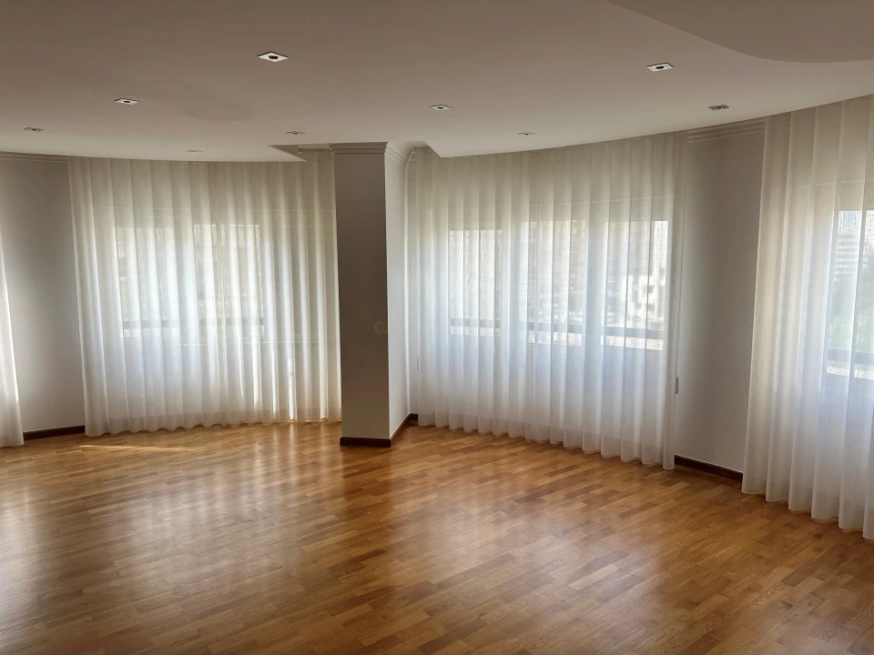 Apartamento T2 para Arrendamento em Areeiro Foto 17