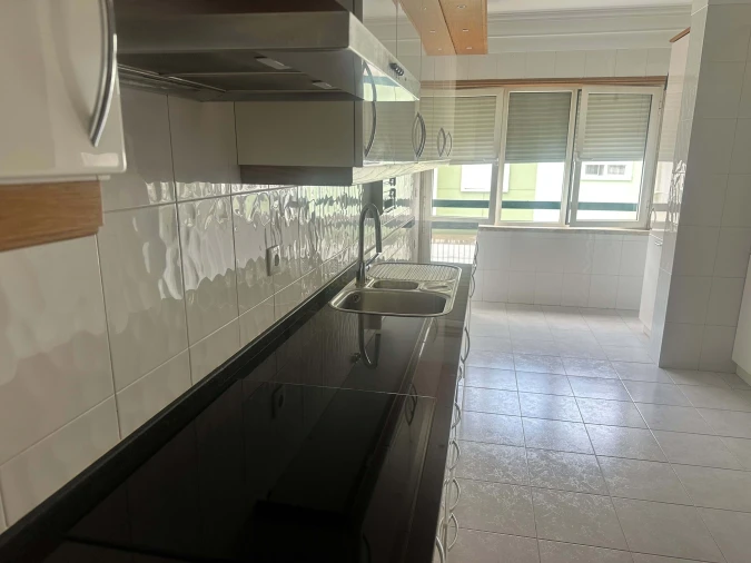 Apartamento T2 para Arrendamento em Areeiro Foto 17