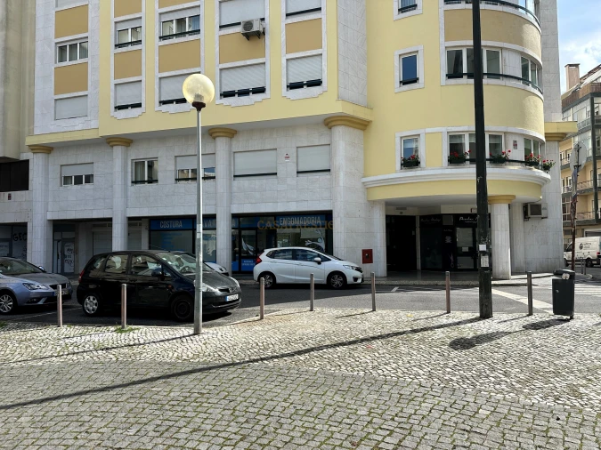 Apartamento T2 para Arrendamento em Areeiro Foto 4