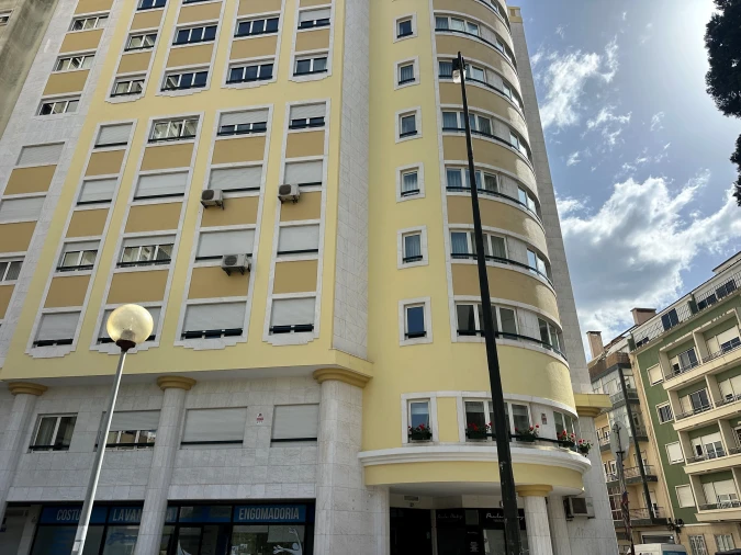 Apartamento T2 para Arrendamento em Areeiro Foto 3