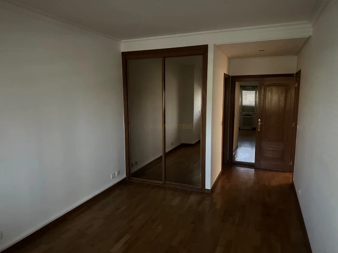 Apartamento T2 para Arrendamento em Areeiro Foto 36