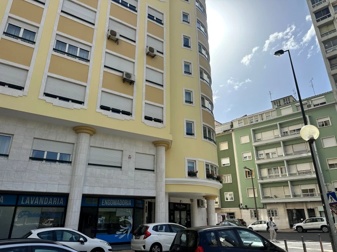 Apartamento T2 para Arrendamento em Areeiro Foto 6