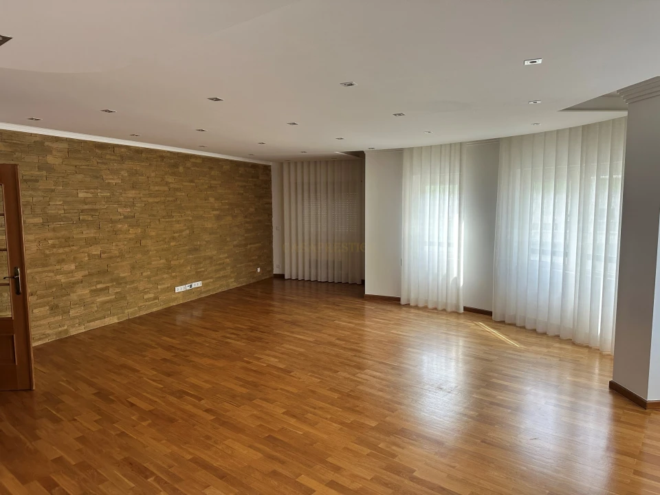 Apartamento T2 para Arrendamento em Areeiro Foto 1