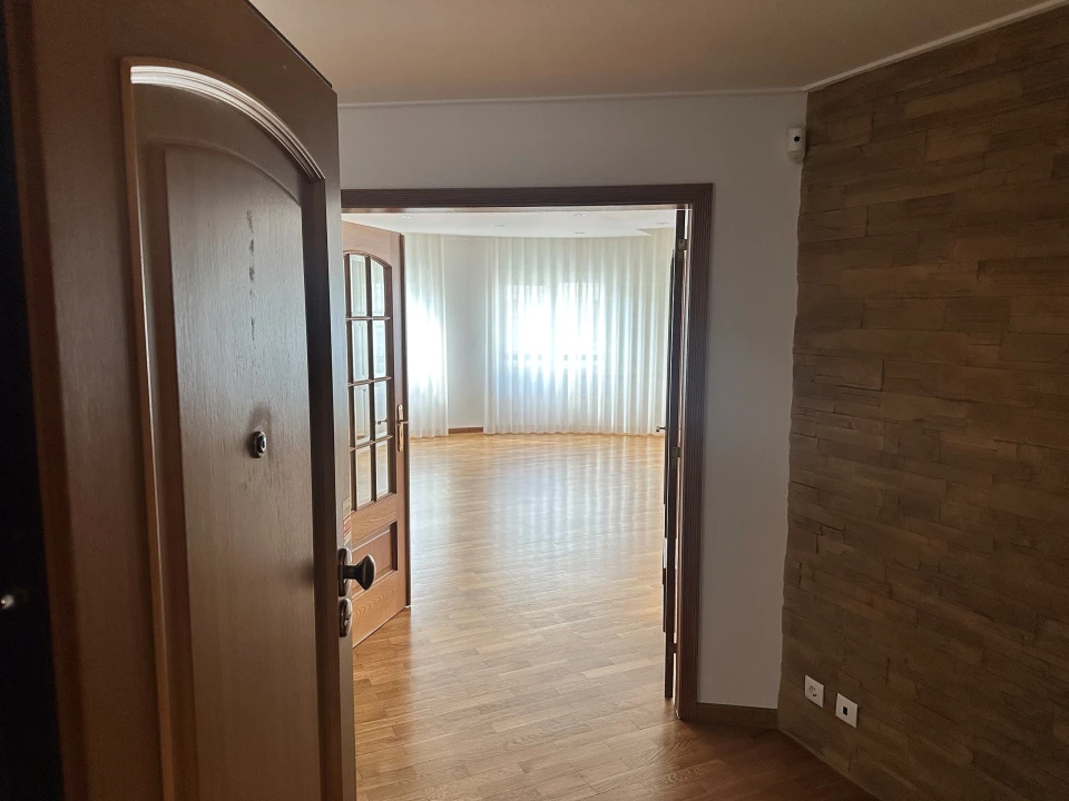 Apartamento T2 para Arrendamento em Areeiro Foto 13
