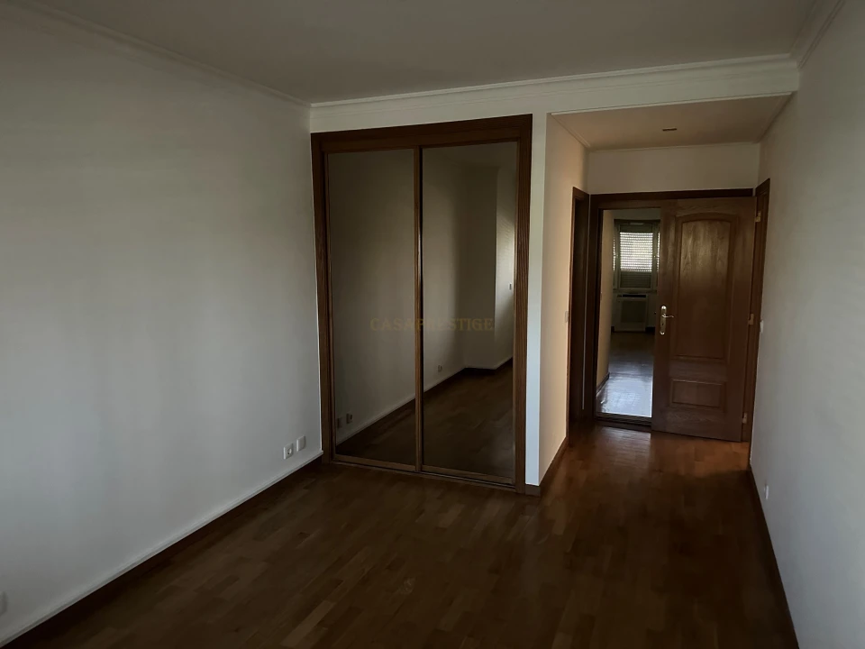 Apartamento T2 para Arrendamento em Areeiro Foto 36